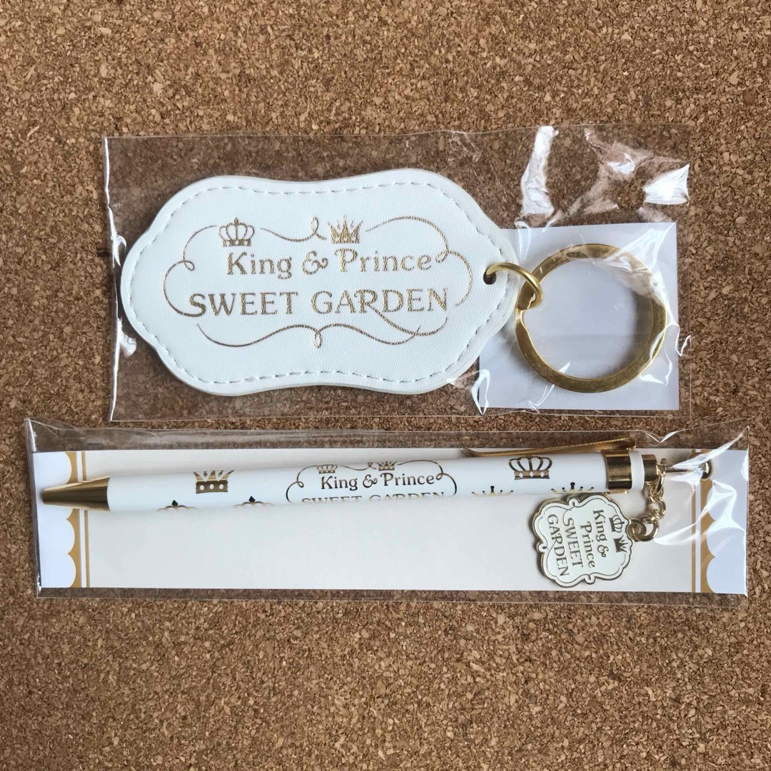 King & Prince - キンプリ グッズ 5点 鏡.ロゼット.タオル King & Prince - キンプリ グッズ 5点 鏡.ロゼット.タオル