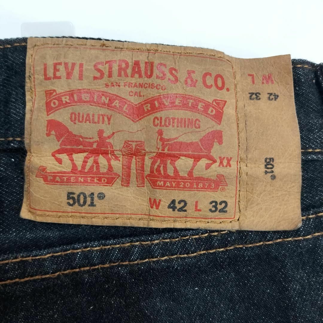 Levi's(リーバイス)のリーバイス501 Levis W42 ブラックデニム 黒 ストレート 8360 メンズのパンツ(デニム/ジーンズ)の商品写真