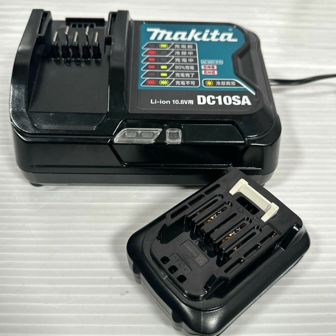 Makita(マキタ)の極美品　フルセット　マキタ　CL108FD 充電式クリーナー　10.8V スマホ/家電/カメラの生活家電(掃除機)の商品写真