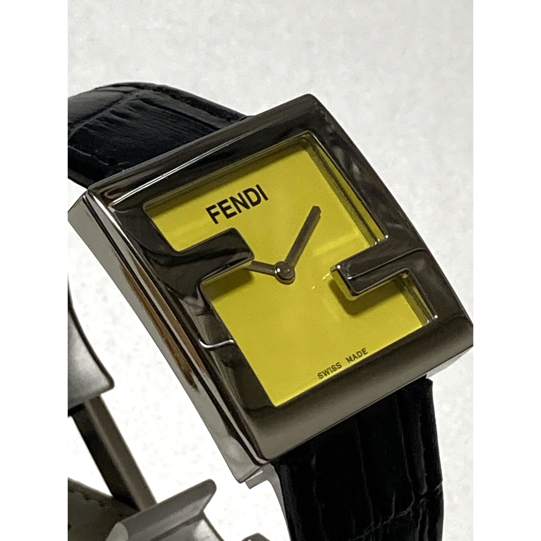 FENDI(フェンディ)の超美品！　FENDI フェンディ　電池&ベルト新品　男女兼用サイズ　腕時計 レディースのファッション小物(腕時計)の商品写真