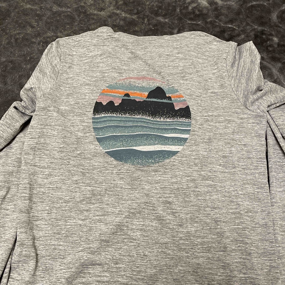 patagonia(パタゴニア)のパタゴニアレディースロングスリーブフードクールデイリーs レディースのトップス(Tシャツ(長袖/七分))の商品写真