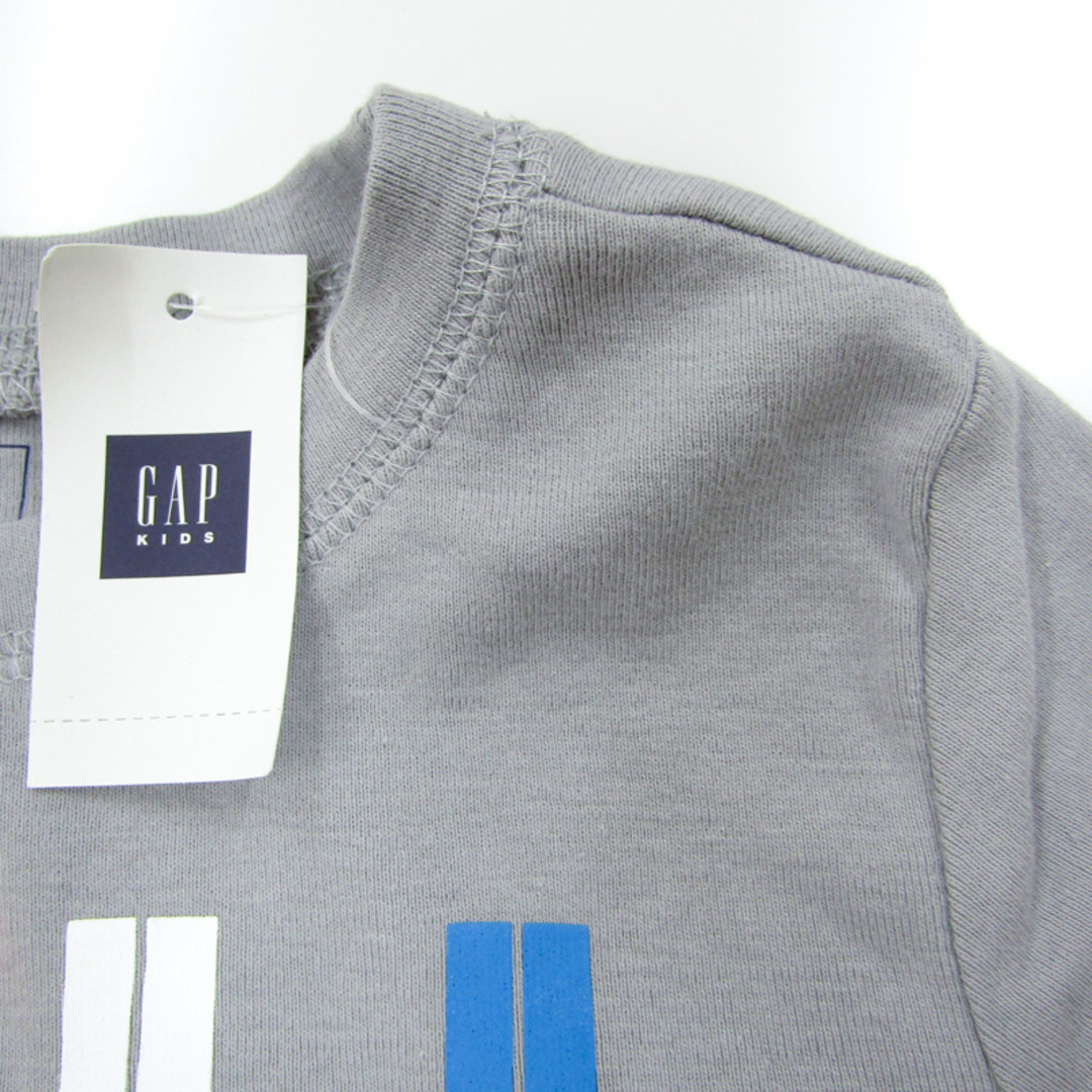 GAP(ギャップ)のギャップ 長袖Tシャツ グラフィックT 未使用品 キッズ 男の子用 120サイズ グレー GAP キッズ/ベビー/マタニティのキッズ服男の子用(90cm~)(Tシャツ/カットソー)の商品写真