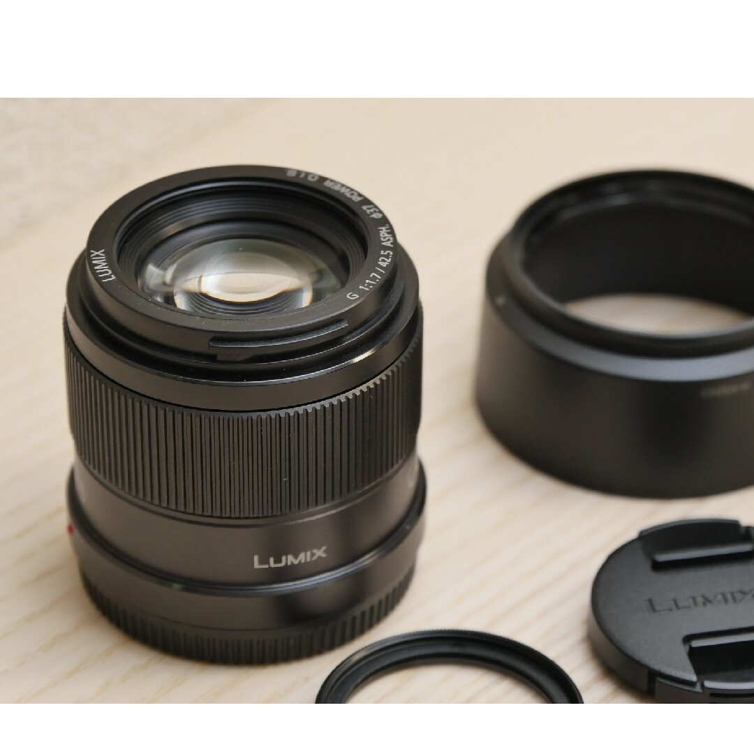 Panasonic(パナソニック)のPanasonic　42.5mm F1.7単焦点レンズ＋保護フィルター スマホ/家電/カメラのカメラ(レンズ(単焦点))の商品写真