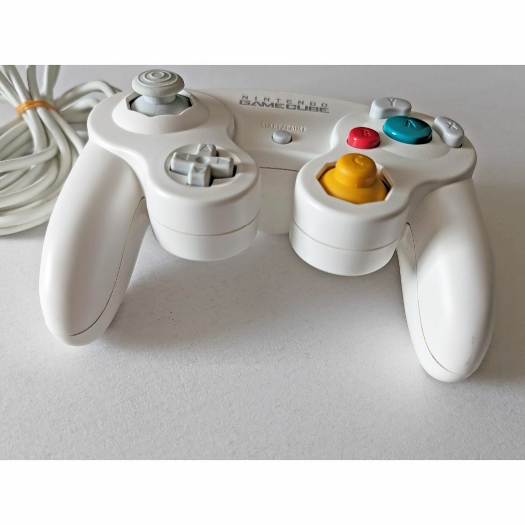 ニンテンドーゲームキューブ(ニンテンドーゲームキューブ)のゲームキューブ コントローラー ホワイト 白　GameCube GC White エンタメ/ホビーのゲームソフト/ゲーム機本体(その他)の商品写真