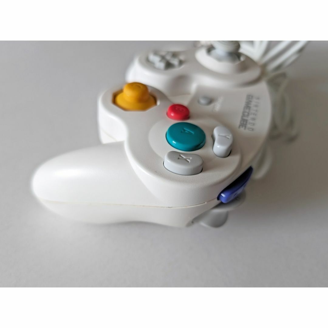 ニンテンドーゲームキューブ(ニンテンドーゲームキューブ)のゲームキューブ コントローラー ホワイト 白　GameCube GC White エンタメ/ホビーのゲームソフト/ゲーム機本体(その他)の商品写真