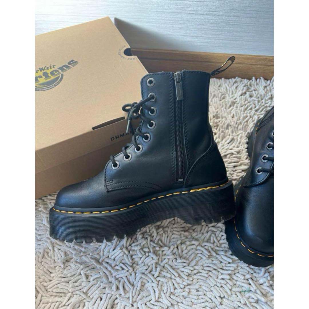 Dr.Martens(ドクターマーチン)のDr.Martens PISA 8ホール 厚底ブーツ 24cm 箱あり レディースの靴/シューズ(ブーツ)の商品写真