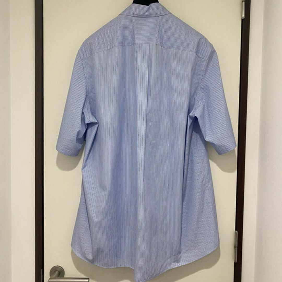 VALENTINO(ヴァレンティノ)のヴァレンティノ オーバーサイズ 半袖プルオーバーシャツ ブルーストライプ メンズのトップス(シャツ)の商品写真