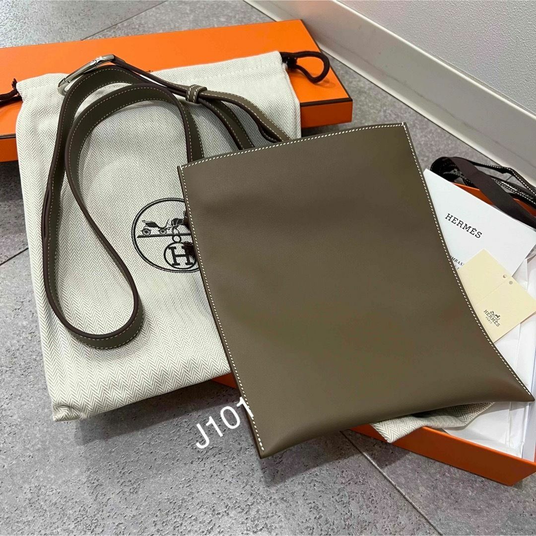 Hermes(エルメス)のエルメス ポッシェンプリュス ショルダーポシェット レディースのバッグ(ショルダーバッグ)の商品写真