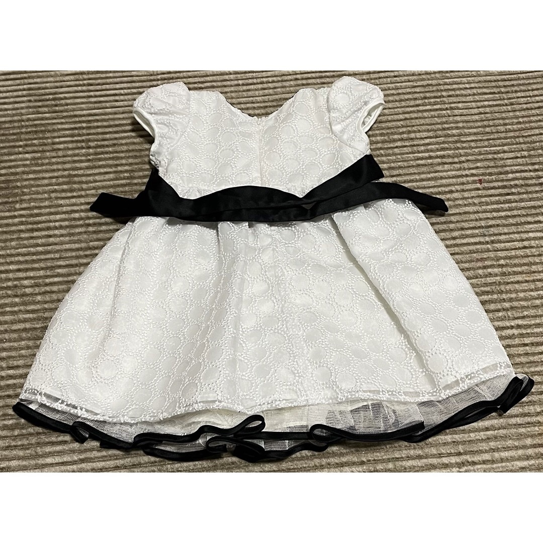 Iris(イリス)のベビードレス　赤ちゃん　キッズ　24M 2歳〜3歳用　ワンピースドレス キッズ/ベビー/マタニティのキッズ服女の子用(90cm~)(ドレス/フォーマル)の商品写真