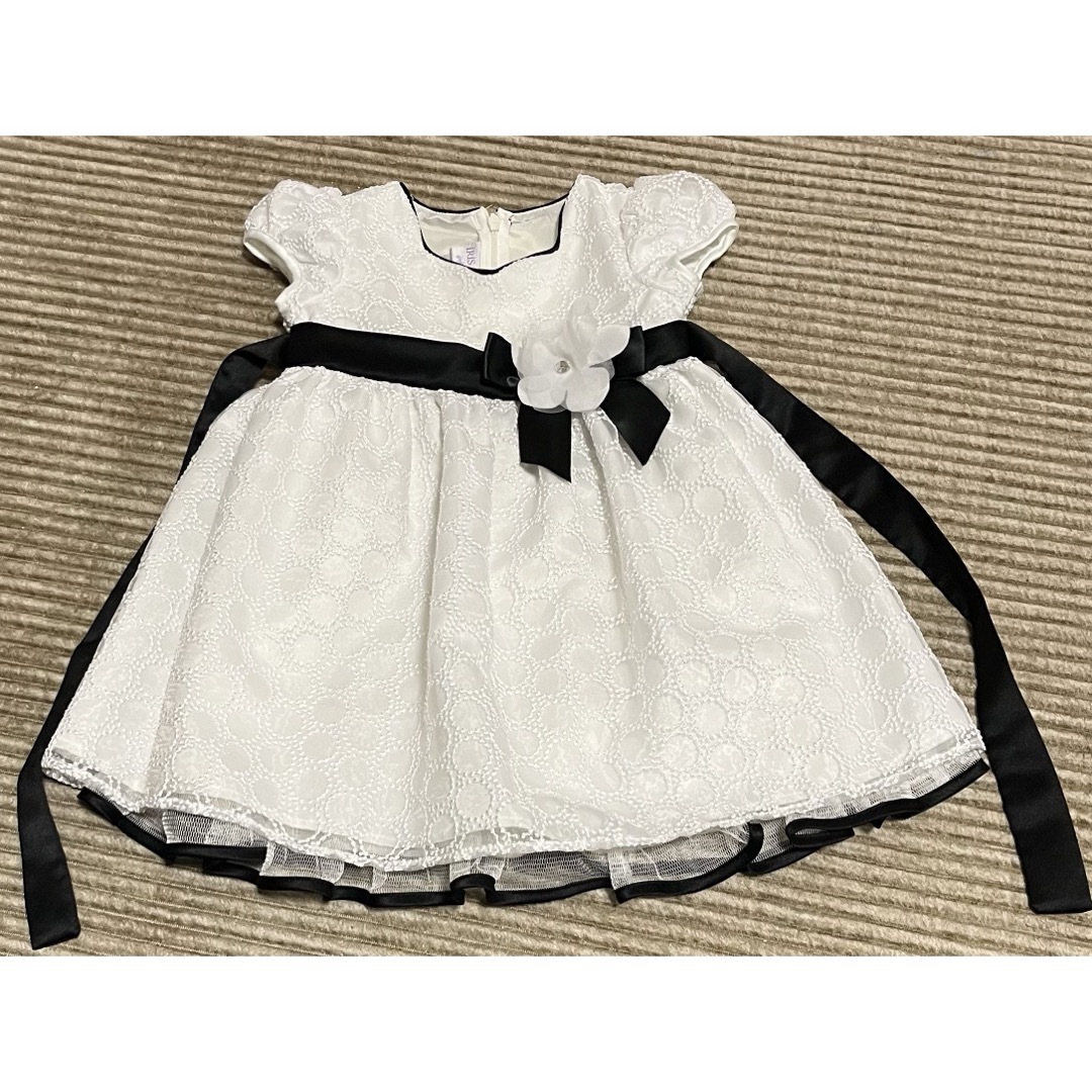 Iris(イリス)のベビードレス　赤ちゃん　キッズ　24M 2歳〜3歳用　ワンピースドレス キッズ/ベビー/マタニティのキッズ服女の子用(90cm~)(ドレス/フォーマル)の商品写真