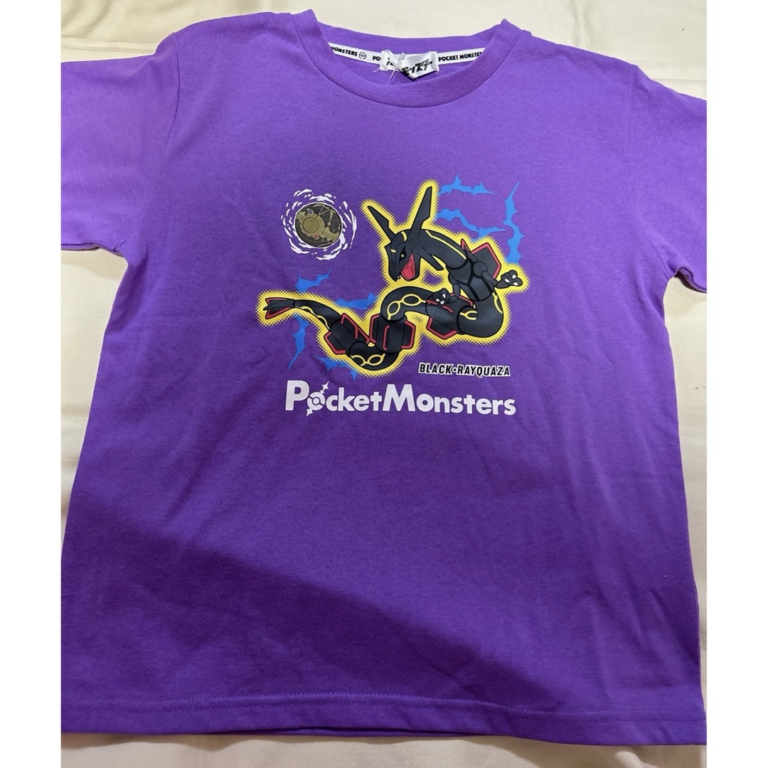 ポケモン(ポケモン)のポケットモンスター　ブラックレックウザ　半袖　Tシャツ　140 パープル キッズ/ベビー/マタニティのキッズ服男の子用(90cm~)(Tシャツ/カットソー)の商品写真