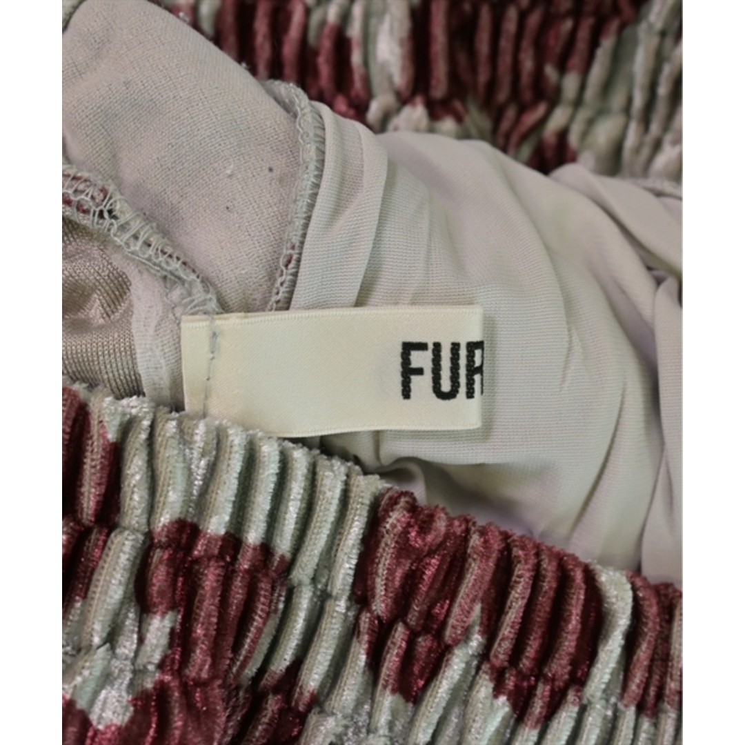 fur fur(ファーファー)のFURFUR ファーファー スラックス F グレーx赤(総柄) 【古着】【中古】 レディースのパンツ(その他)の商品写真