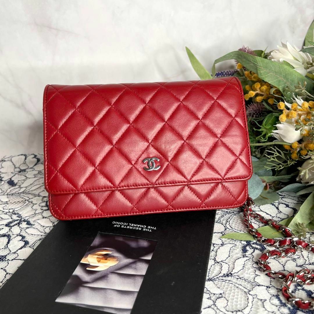 CHANEL(シャネル)のCHANEL シャネル【美品】チェーンウォレット ラムスキン マトラッセ レディースのバッグ(ショルダーバッグ)の商品写真