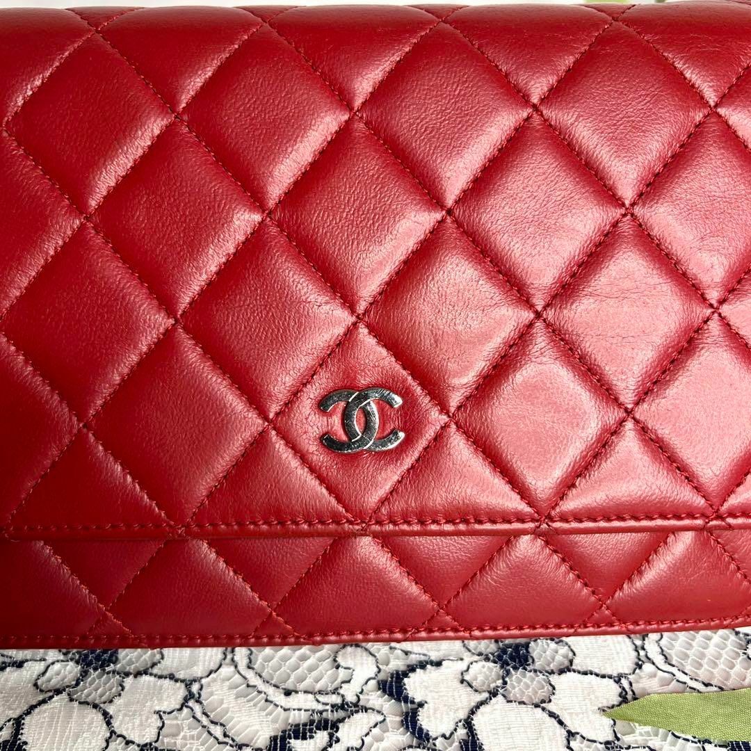 CHANEL(シャネル)のCHANEL シャネル【美品】チェーンウォレット ラムスキン マトラッセ レディースのバッグ(ショルダーバッグ)の商品写真