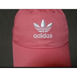 アディダス(adidas)の★ 激レア USA購入 アディダス　三つ葉 ロゴ刺繍入り キャップ ピンク (キャップ)