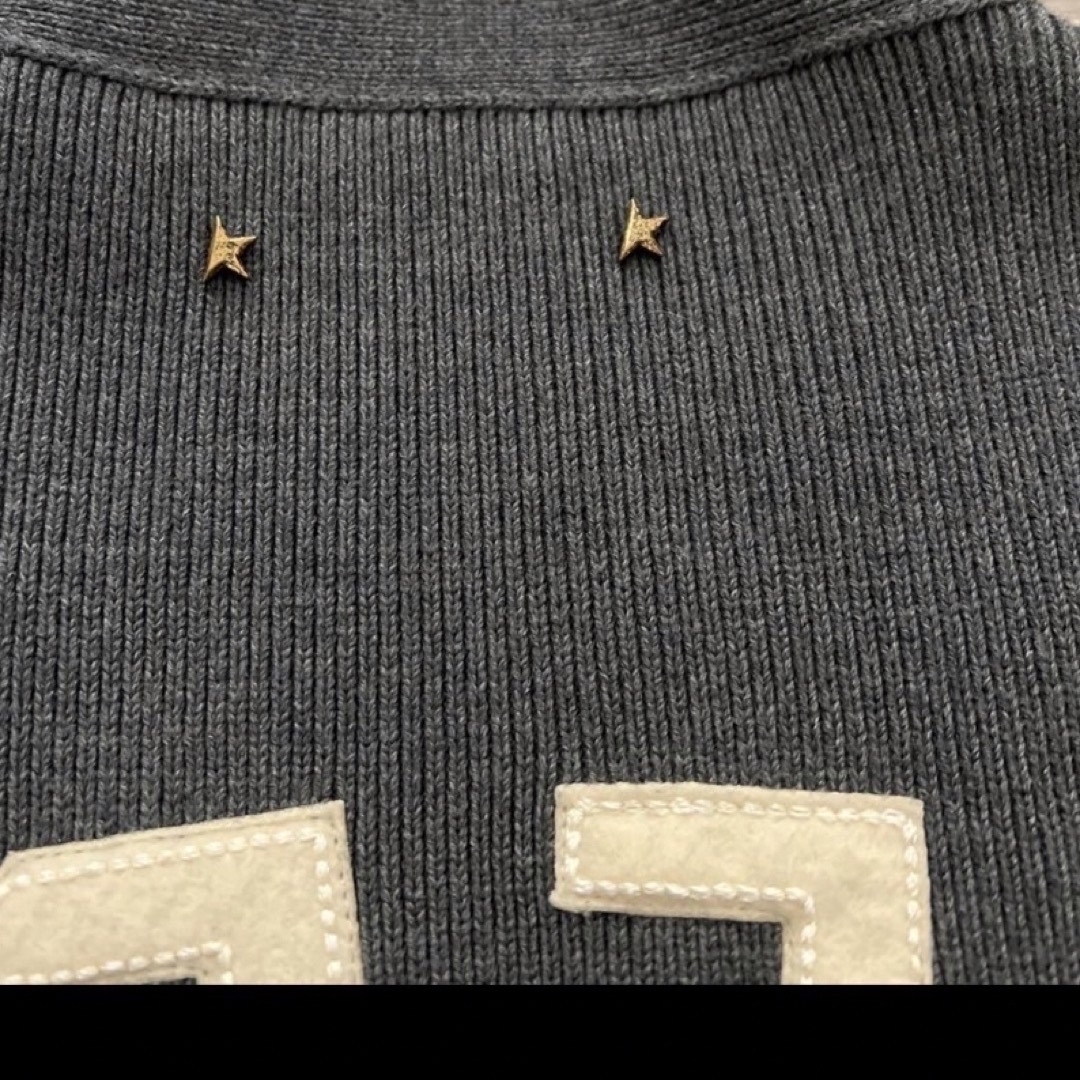 L'Appartement DEUXIEME CLASSE(アパルトモンドゥーズィエムクラス)のgolden goose back logo CARDIGAN knit M レディースのトップス(カーディガン)の商品写真