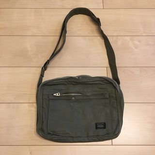 ポーター(PORTER)のPORTER ポーター キューブ ショルダーバッグ カーキ(ショルダーバッグ)