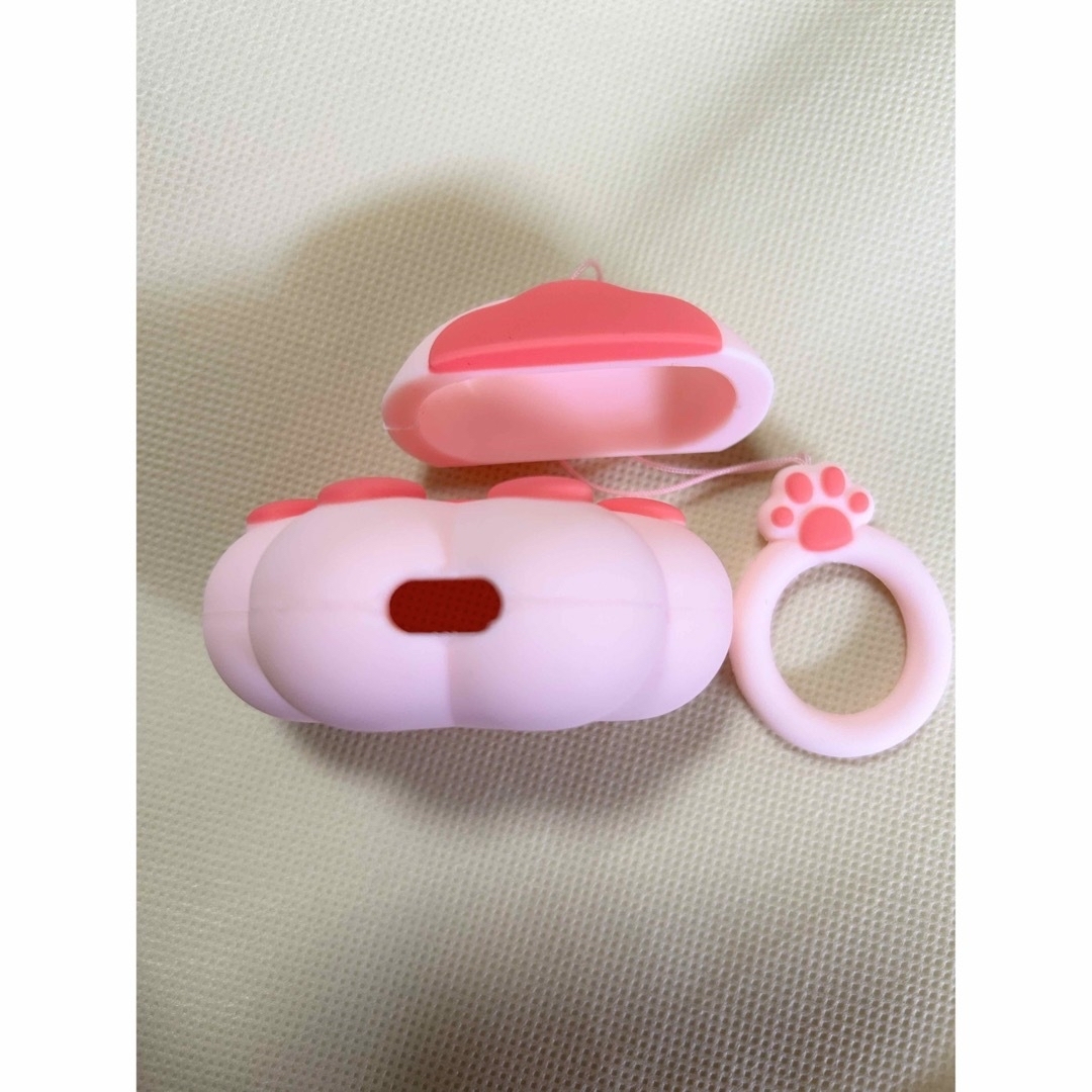 AirPods シリコンケース　ストラップ付き♡ スマホ/家電/カメラのオーディオ機器(ヘッドフォン/イヤフォン)の商品写真