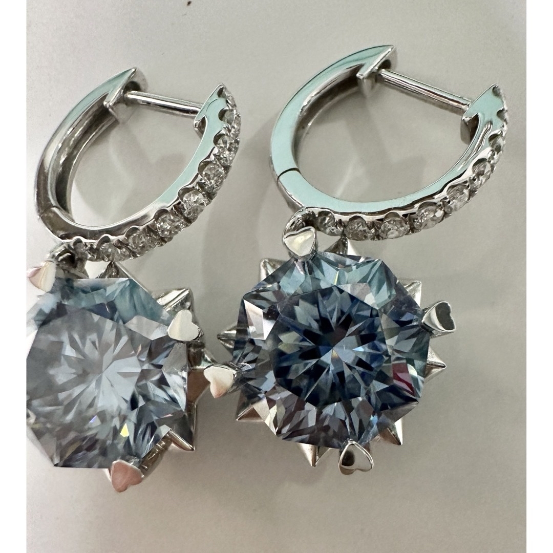 18金　ホワイトゴールド　ブルーモアサナイト　ピアス　6ct レディースのアクセサリー(ピアス)の商品写真