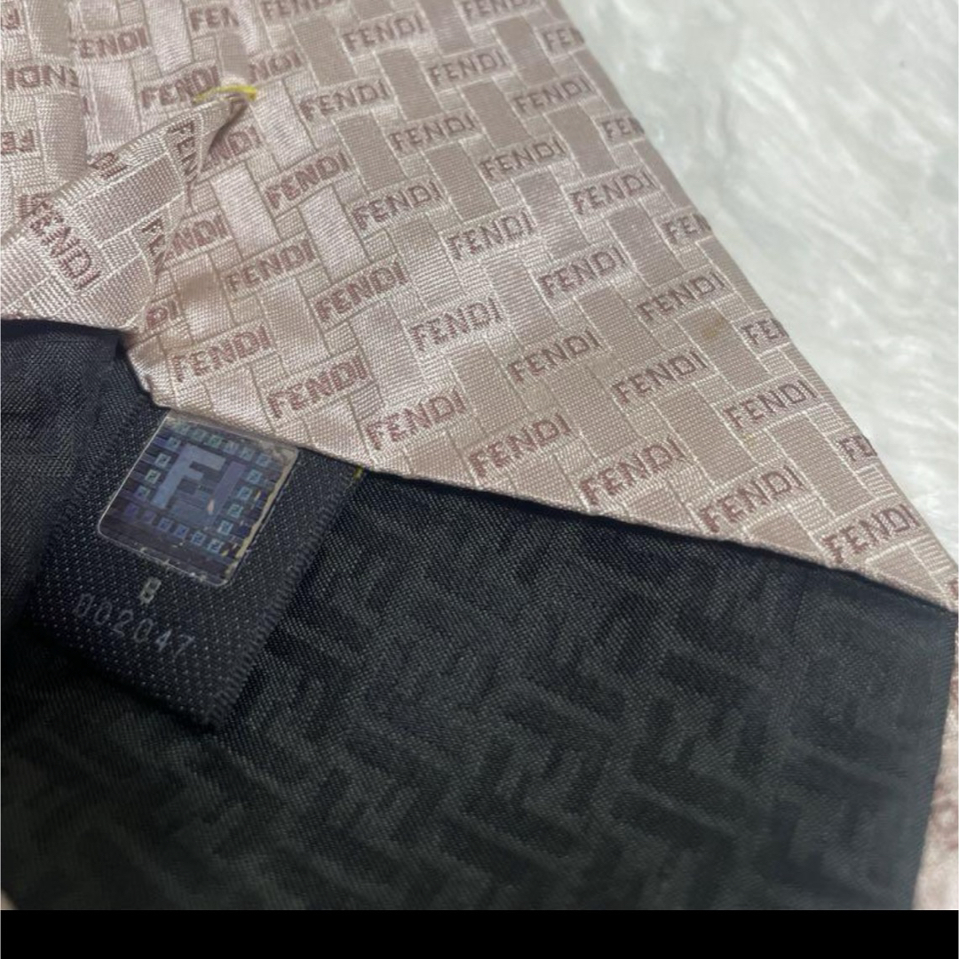 FENDI(フェンディ)の⭐️就活応援⭐️極美品⭐️FENDI 総柄 ネクタイ ピンク メンズのファッション小物(ネクタイ)の商品写真