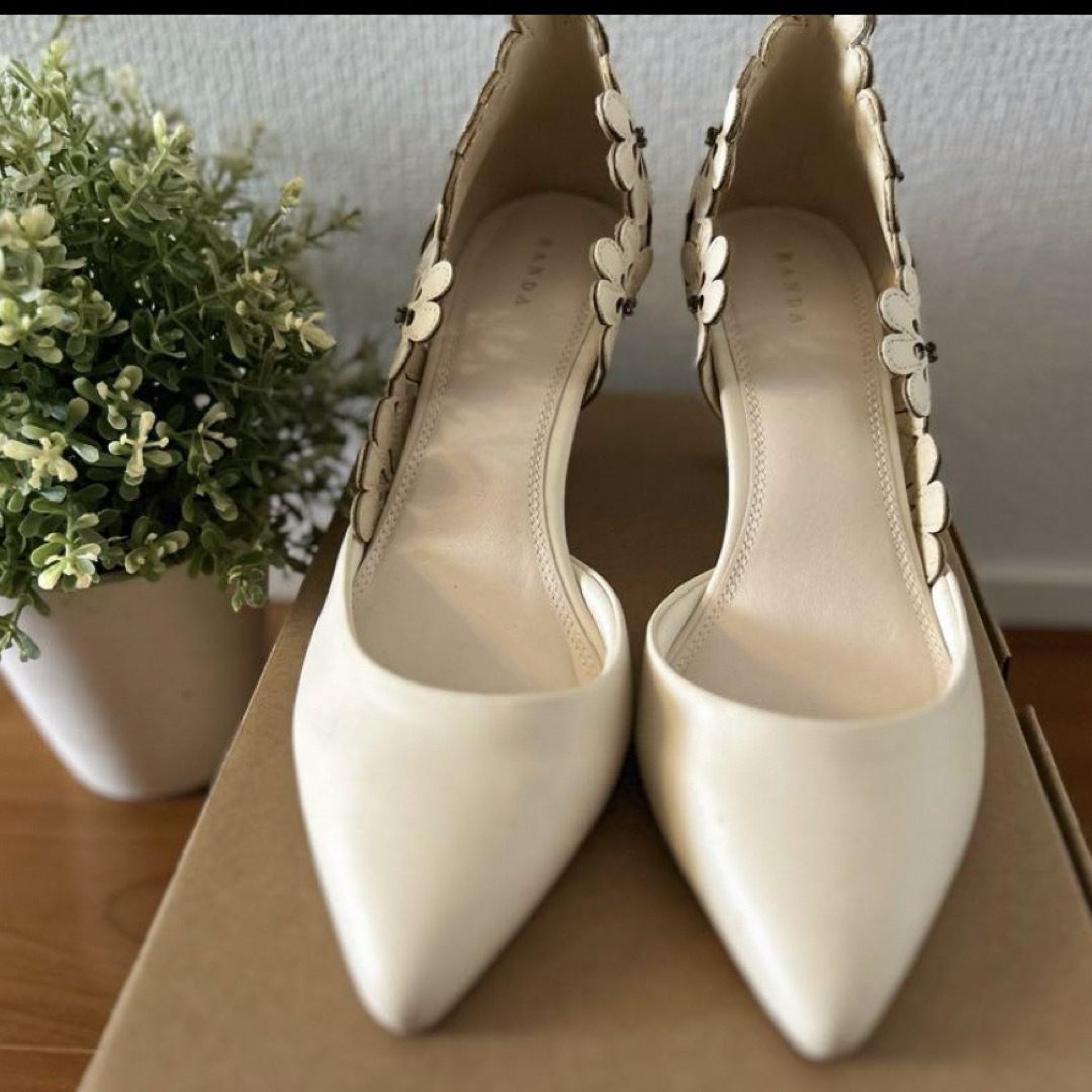 RANDA フラワーパンプス　結婚式　パーティ　 レディースの靴/シューズ(ハイヒール/パンプス)の商品写真