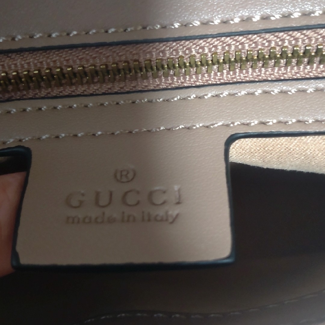 Gucci(グッチ)のGUCCI　GGマーモント 2way ショルダーバッグ　ベージュ レディースのバッグ(ショルダーバッグ)の商品写真