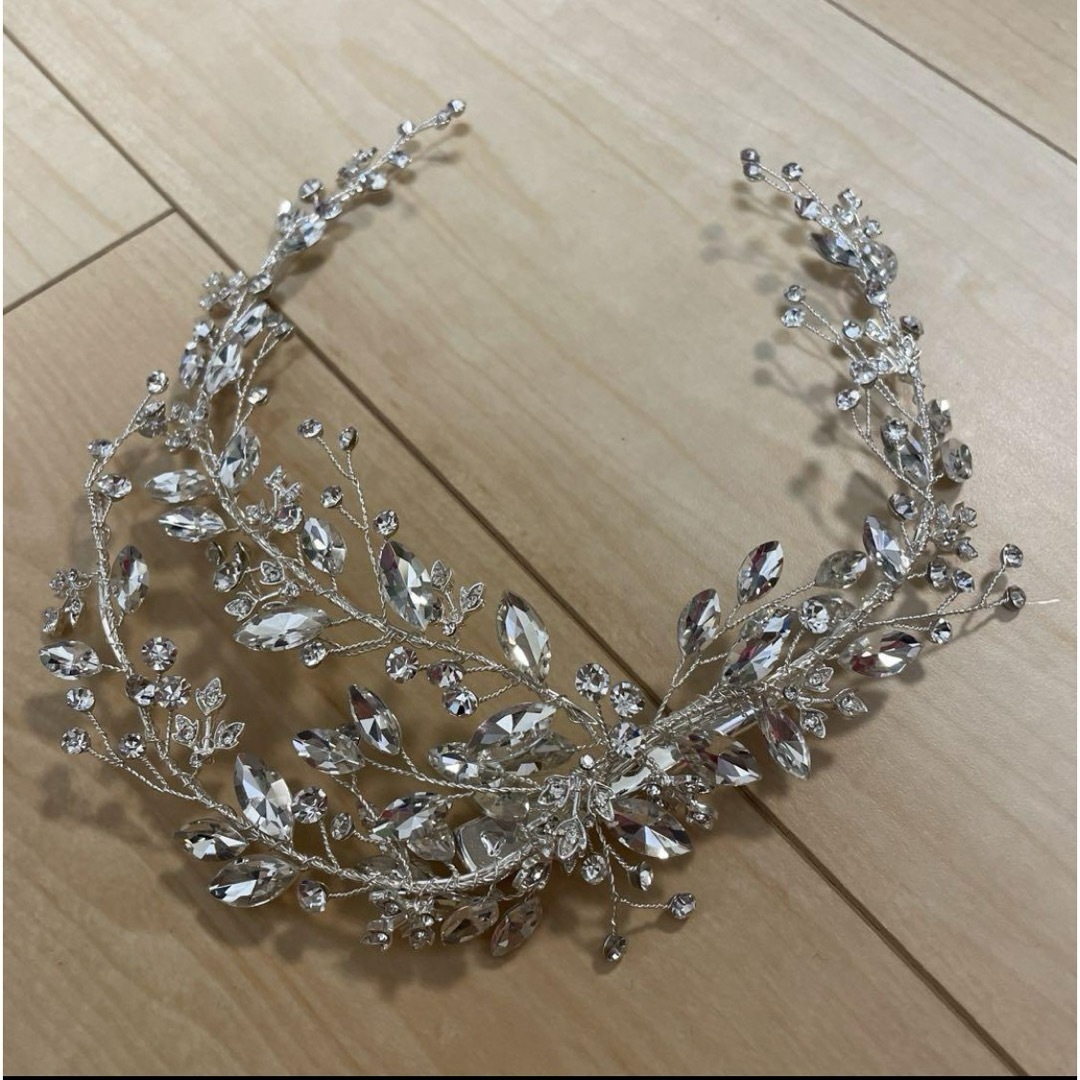 【ヘッドドレス、ピアス、ティアラ】ウェディング　ヘアアクセサリー　結婚式　前撮り ハンドメイドのウェディング(ヘッドドレス/ドレス)の商品写真