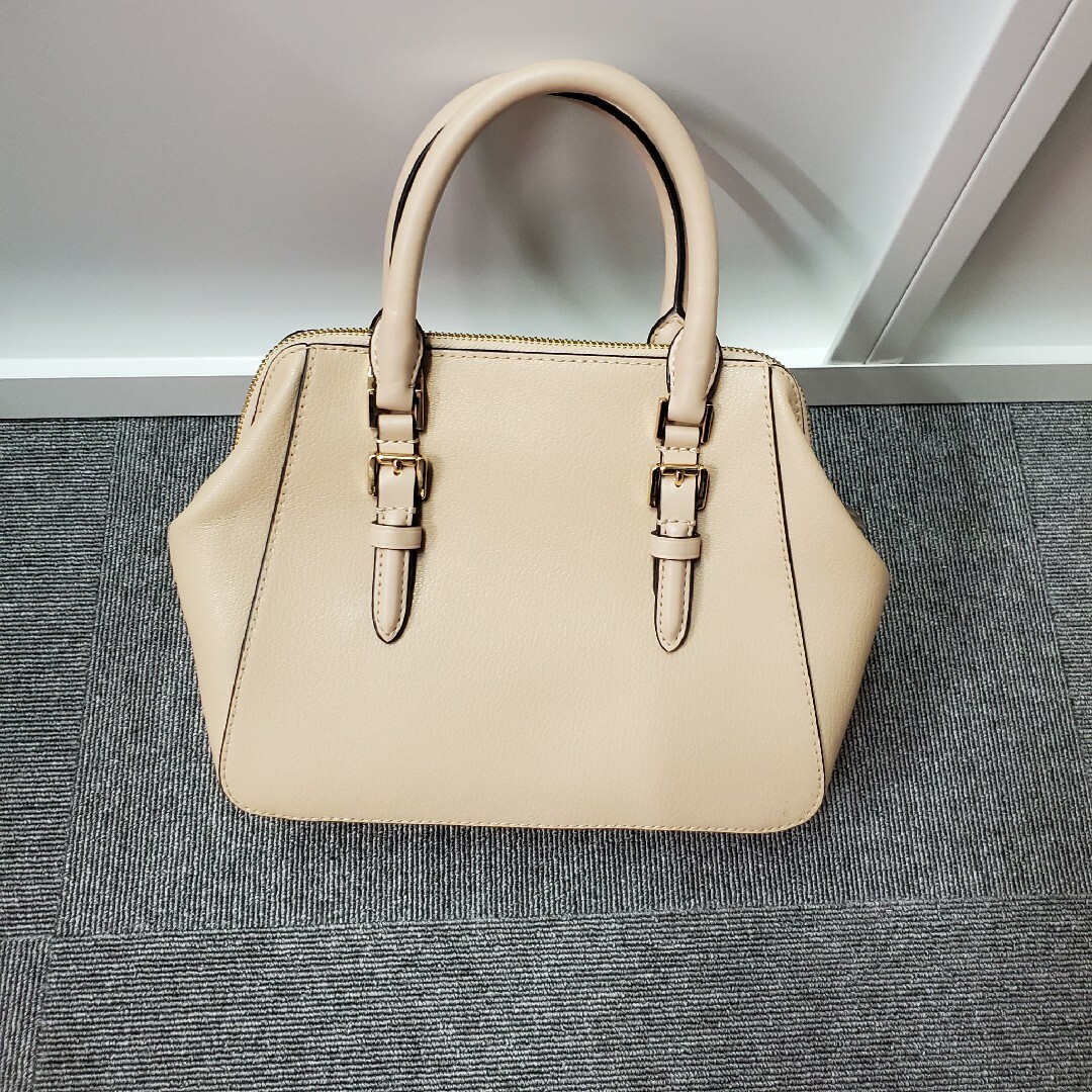 Michael Kors(マイケルコース)の【未使用】MICHEALKORS マイケルコース ハンドバッグ ベージュ レディースのバッグ(ハンドバッグ)の商品写真