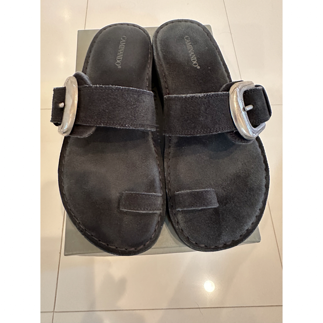 L'Appartement DEUXIEME CLASSE(アパルトモンドゥーズィエムクラス)のCAMINANDO Thumb Loop Sandal ブラック37 レディースの靴/シューズ(サンダル)の商品写真