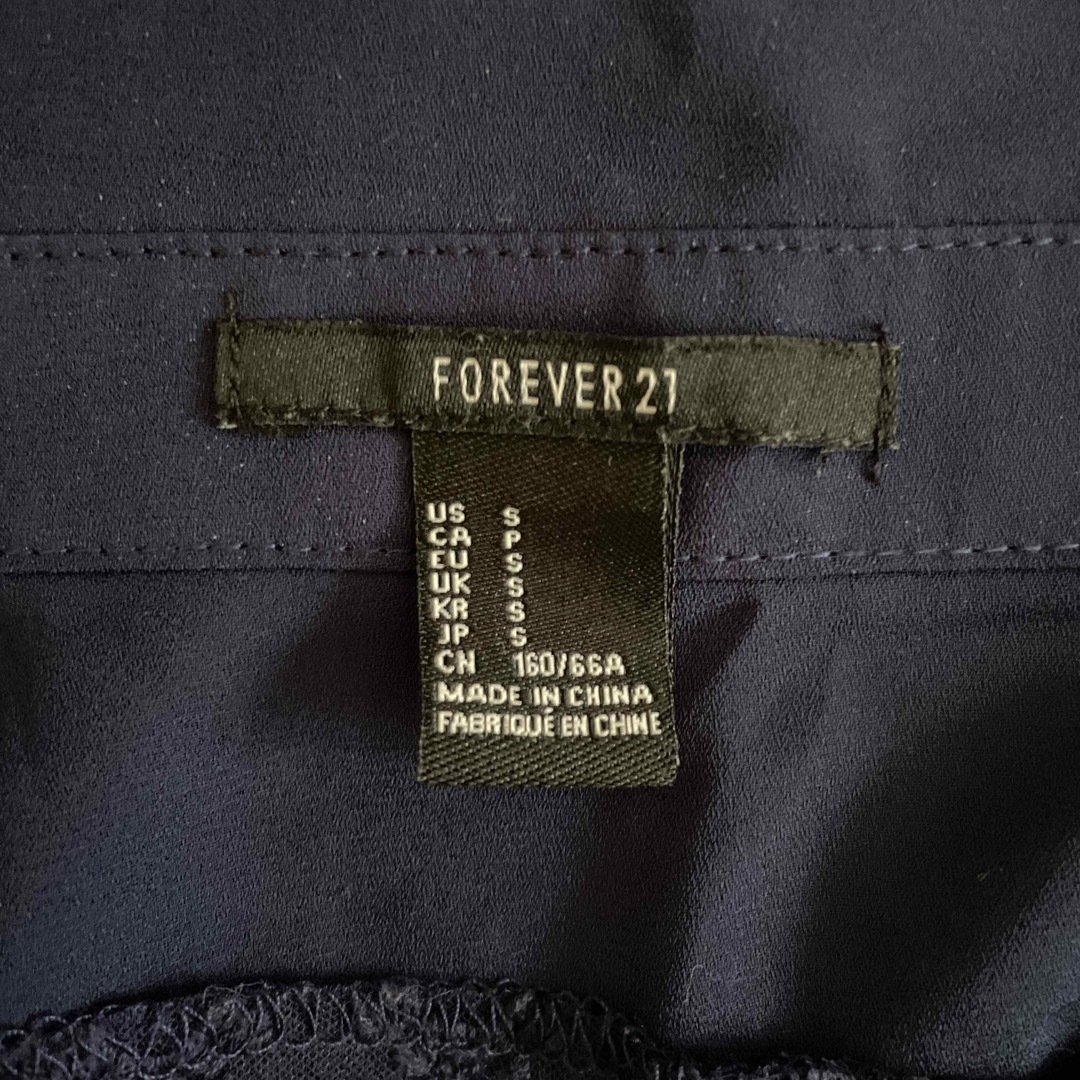 FOREVER 21(フォーエバートゥエンティーワン)のシフォンブラウス レディースのトップス(シャツ/ブラウス(長袖/七分))の商品写真