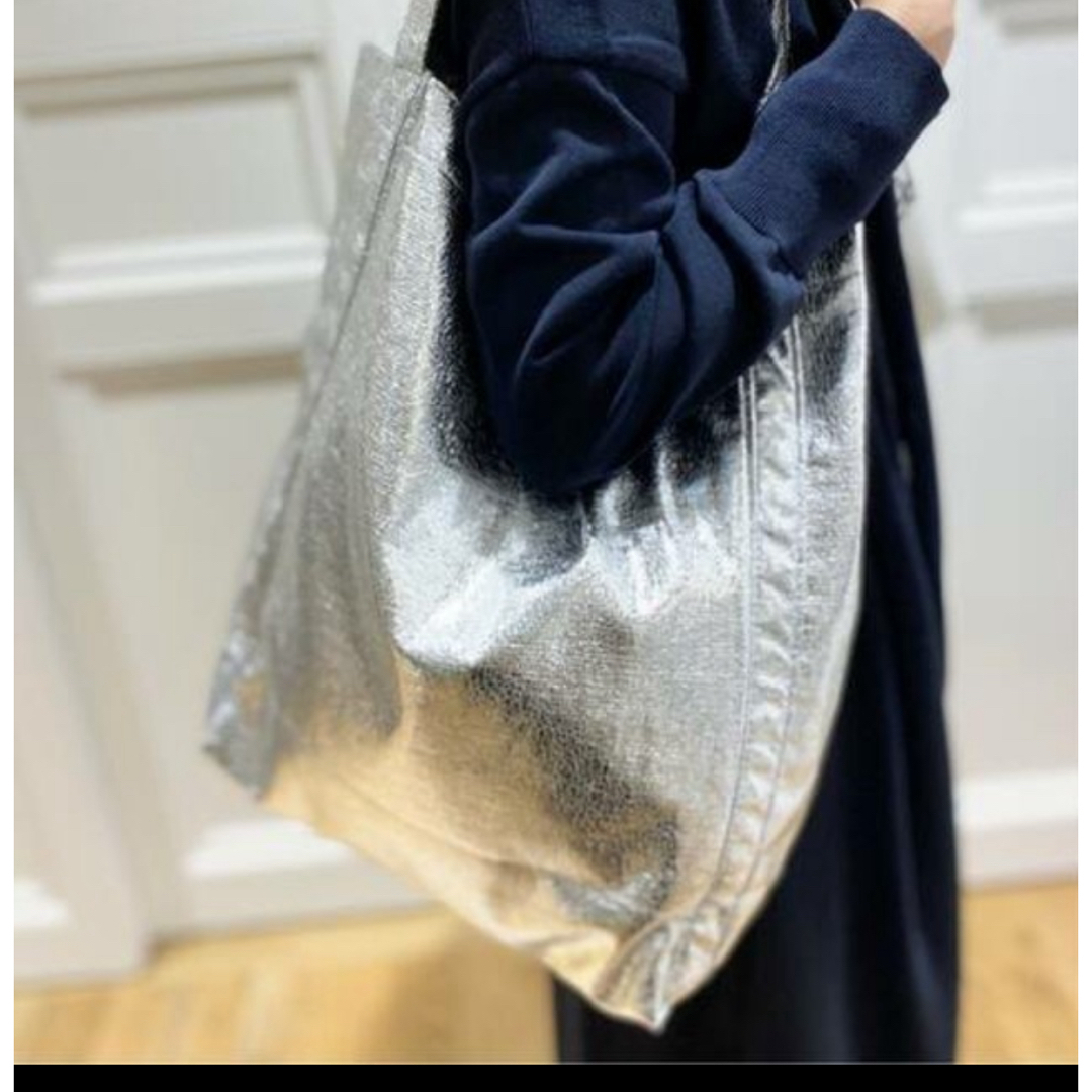 DEUXIEME CLASSE(ドゥーズィエムクラス)の新品　ドゥーズィエムクラス BINDU ビンドゥー Shiny Tote  レディースのバッグ(トートバッグ)の商品写真