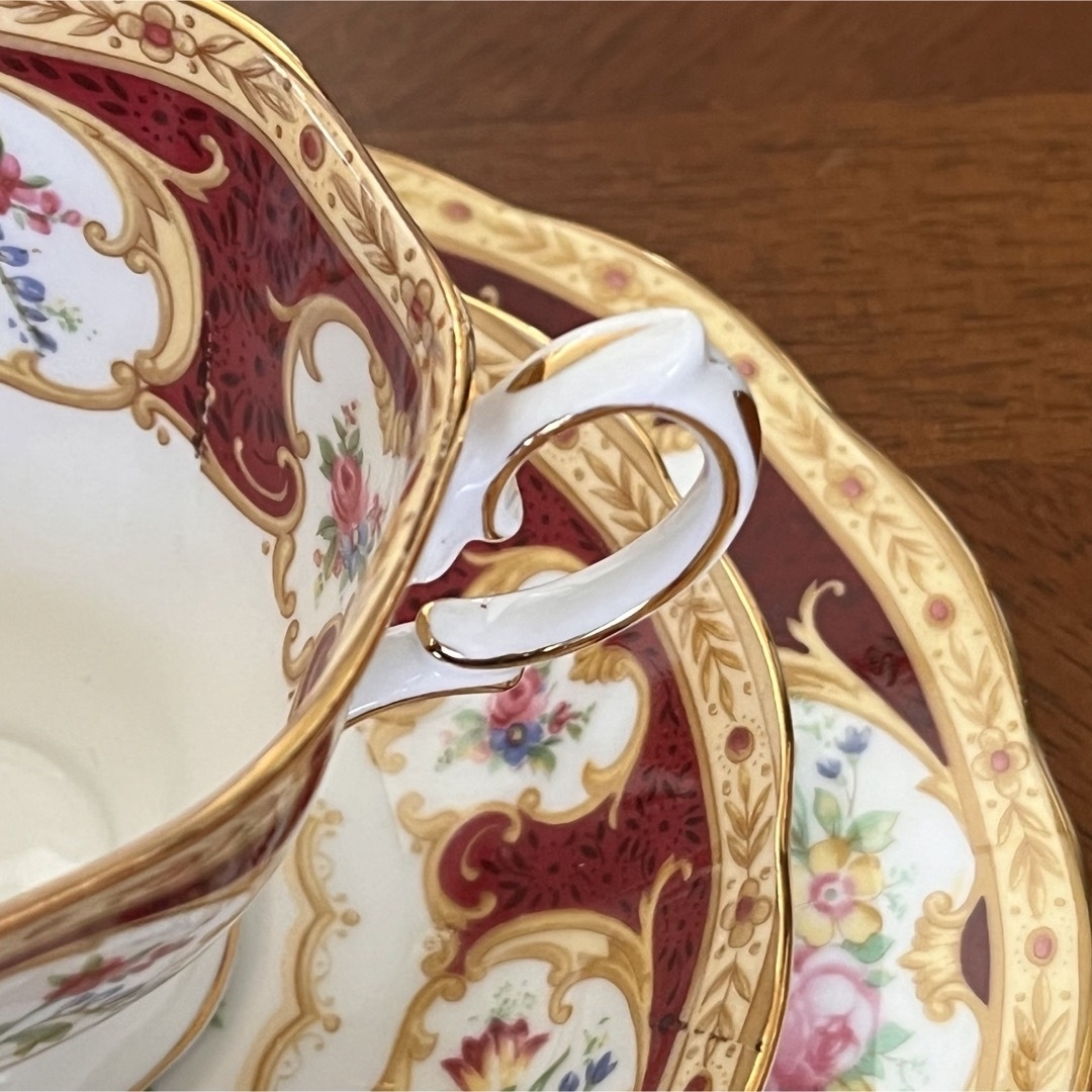 ROYAL ALBERT - 【美品】ロイヤルアルバート☆レディハミルトン ROYAL ALBERT - 【美品】ロイヤルアルバート☆レディハミルトン