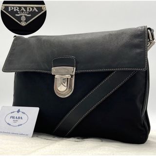 プラダ(PRADA)の【入手困難！】PRADA ショルダーバッグ 三角ロゴ プッシュロック ブラック(ショルダーバッグ)