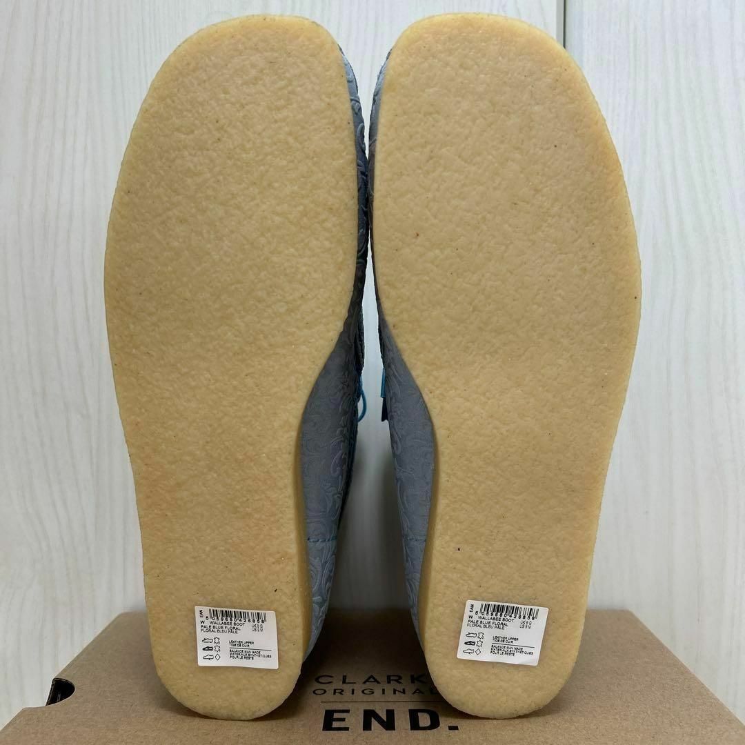 Clarks(クラークス)のEND. OXFORD FLOWERS WALLABEE PALE BLUE メンズの靴/シューズ(ブーツ)の商品写真