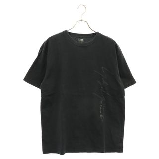 ヨウジヤマモト(Yohji Yamamoto)のYohji Yamamoto POUR HOMME ヨウジヤマモト プールオム ×NEW ERA PT TEE HD-T99-083 ニューエラ プリント 半袖Tシャツ ブラック(Tシャツ/カットソー(半袖/袖なし))