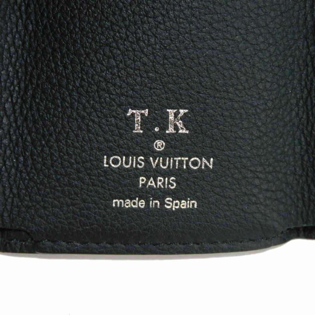 LOUIS VUITTON(ルイヴィトン)のLOUIS VUITTON ルイ・ヴィトン ポルトフォイユ ロック ミニ LVシグネチャー グレイン カーフ ブラック RFID ICチップ 現行 コンパクトウォレット ミニウォレット LVロゴ ノワール 三つ折り財布 M63921 レディースのファッション小物(財布)の商品写真