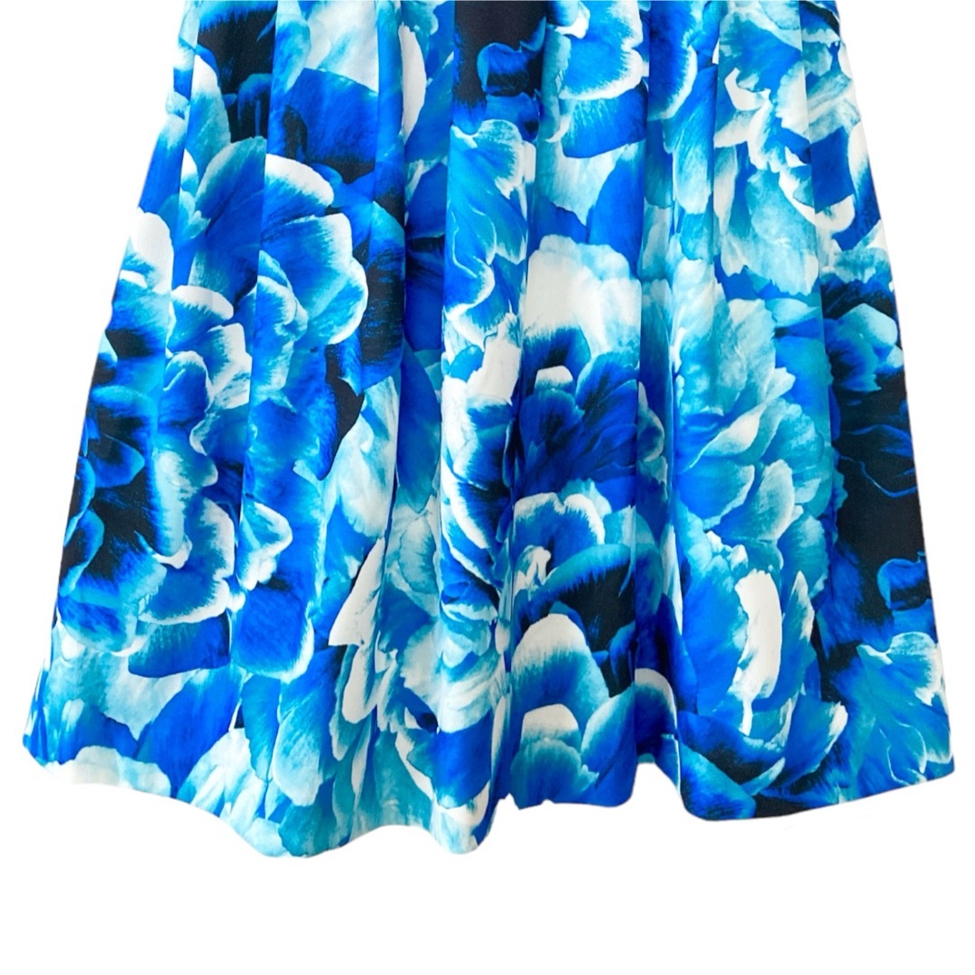 Calvin Klein(カルバンクライン)の美品 カルバンクライン 花柄 フリルワンピース ブルー サイズ4 レディースのワンピース(ひざ丈ワンピース)の商品写真