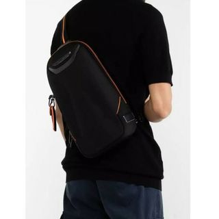 トゥミ(TUMI)のTUMI McLaren トルクスリング ボディバッグ【商品】(ボディーバッグ)