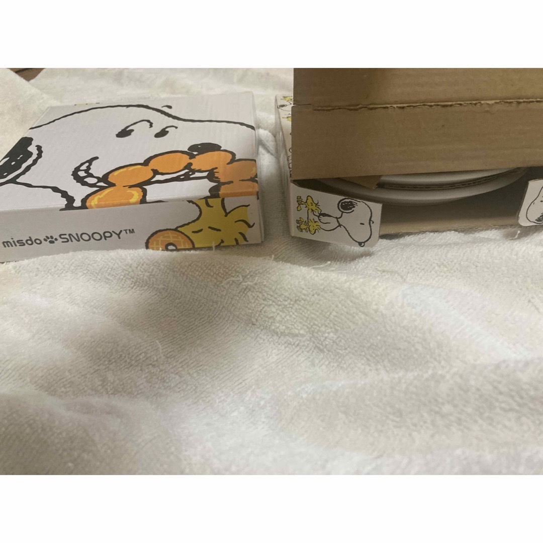 SNOOPY(スヌーピー)のミスド　スヌーピー　お皿　プレート　カップ　陶器 エンタメ/ホビーのおもちゃ/ぬいぐるみ(キャラクターグッズ)の商品写真