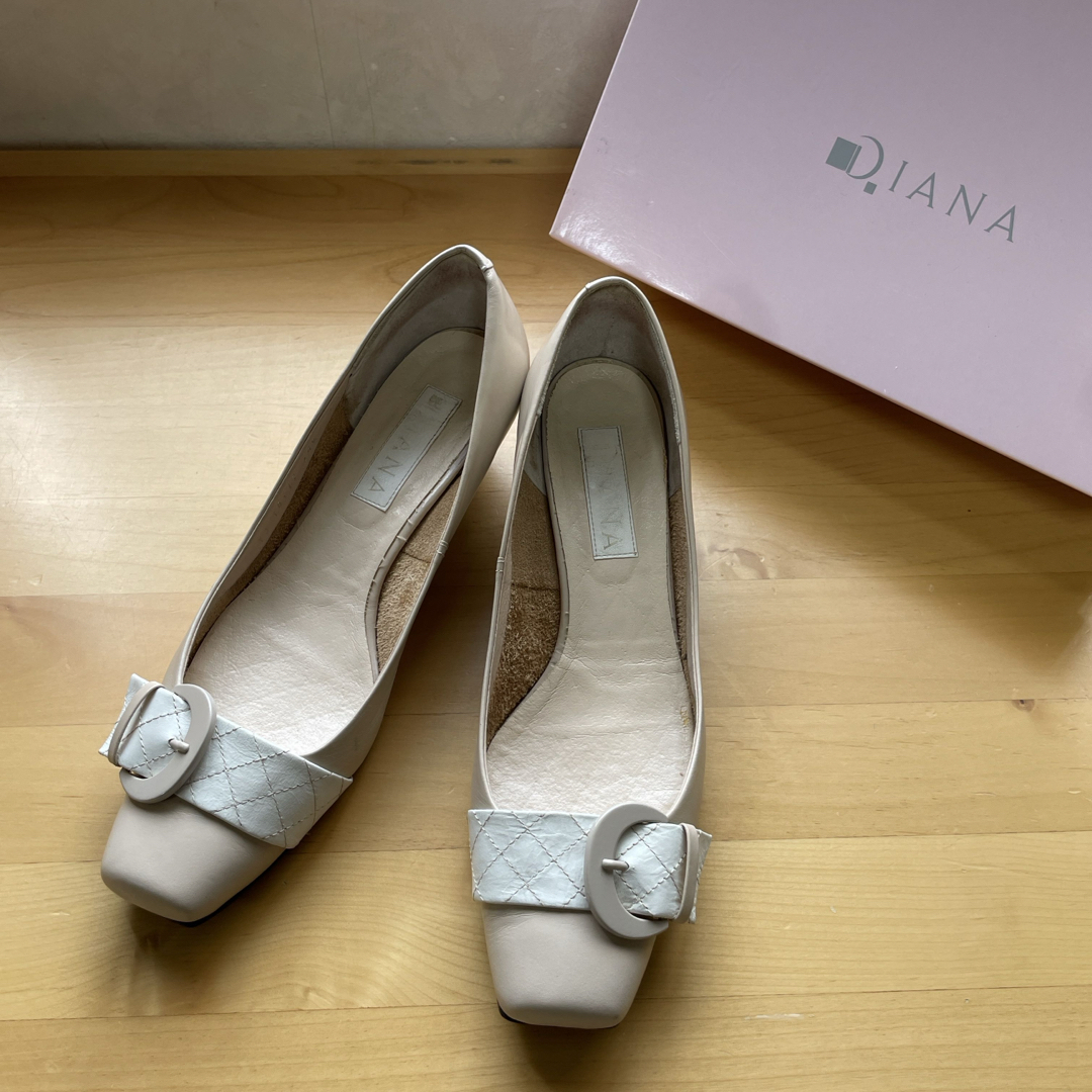 DIANA(ダイアナ)のDIANA ダイアナ パンプス 24.5㎝ 25㎝　ベージュ フォーマル　訳あり レディースの靴/シューズ(ハイヒール/パンプス)の商品写真