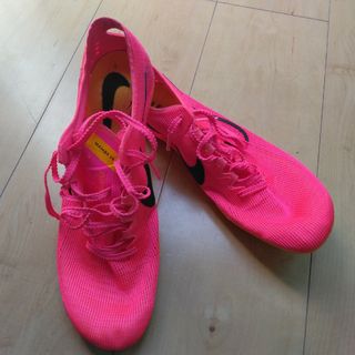 ナイキ(NIKE)の『NIKE MAMBA V6』陸上スパイク(中長距離用)25.5cm(陸上競技)