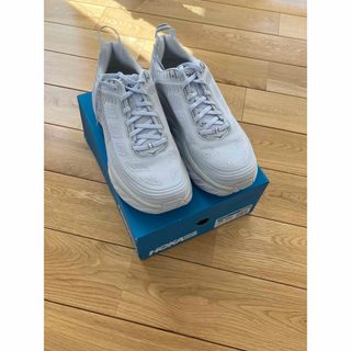 ホカオネオネ(HOKA ONE ONE)のホカオネオネ　M BONDI 6 白(スニーカー)