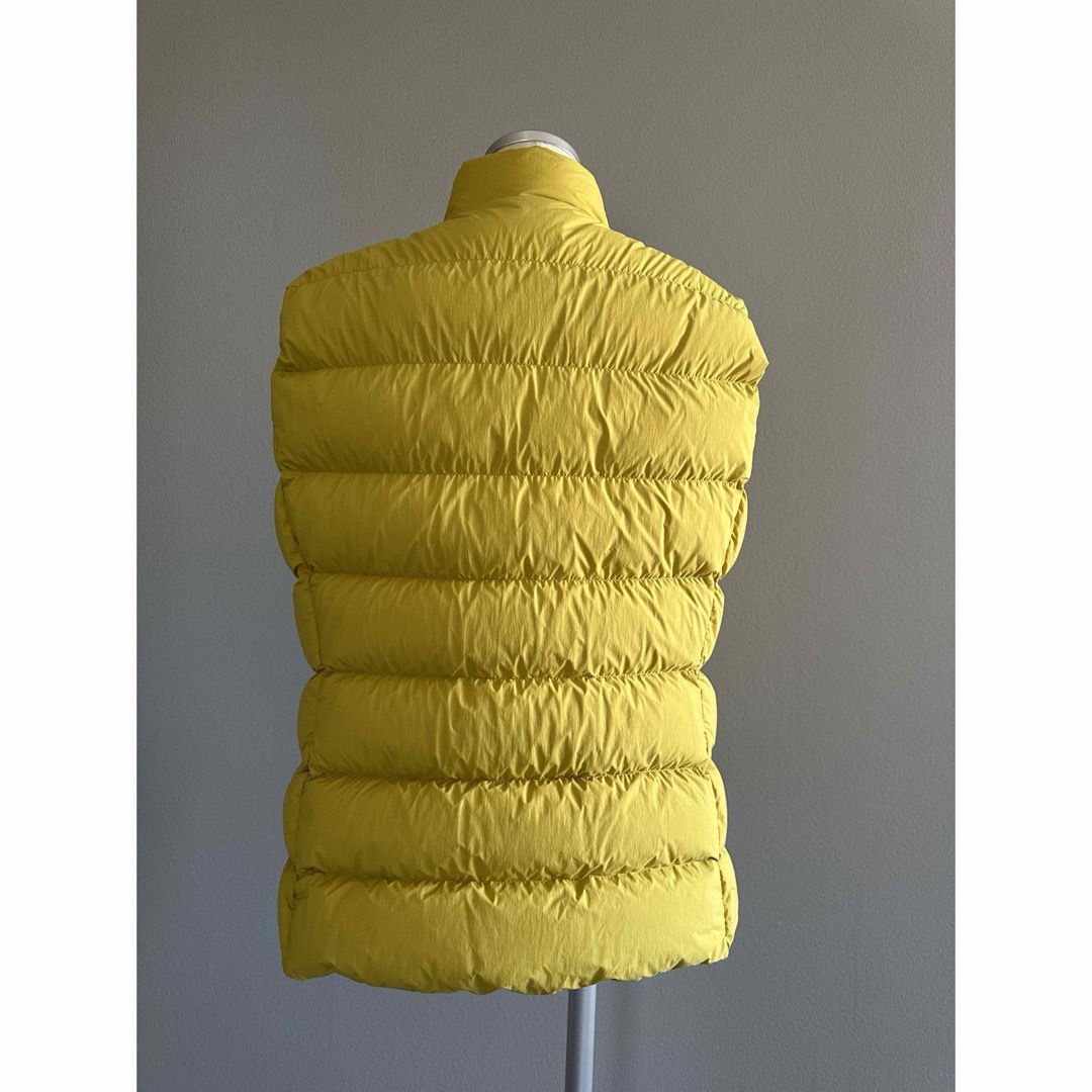 MONCLER(モンクレール)のモンクレール　ダウンベスト メンズのジャケット/アウター(ダウンベスト)の商品写真