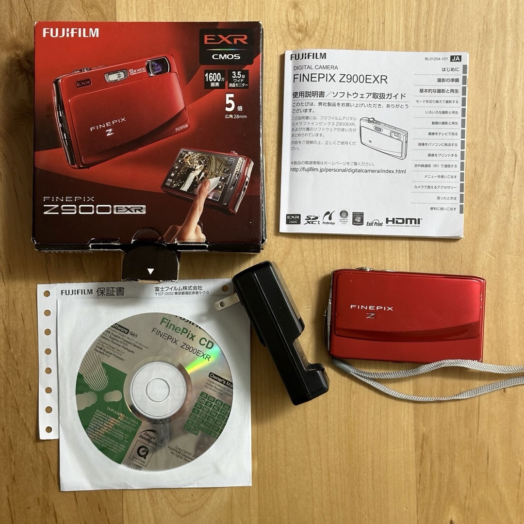 富士フイルム(フジフイルム)のFUJIFILM FinePix Z FINEPIX Z900EXR RED スマホ/家電/カメラのカメラ(コンパクトデジタルカメラ)の商品写真