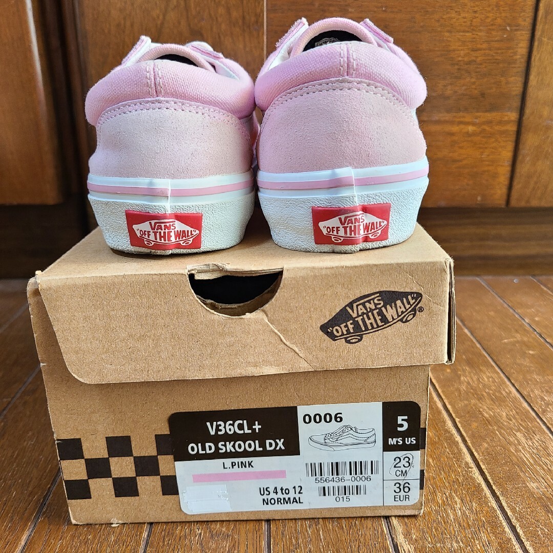 【美品】 VANS バンズ オールドスクール 23cm ピンク スエード レディースの靴/シューズ(スニーカー)の商品写真