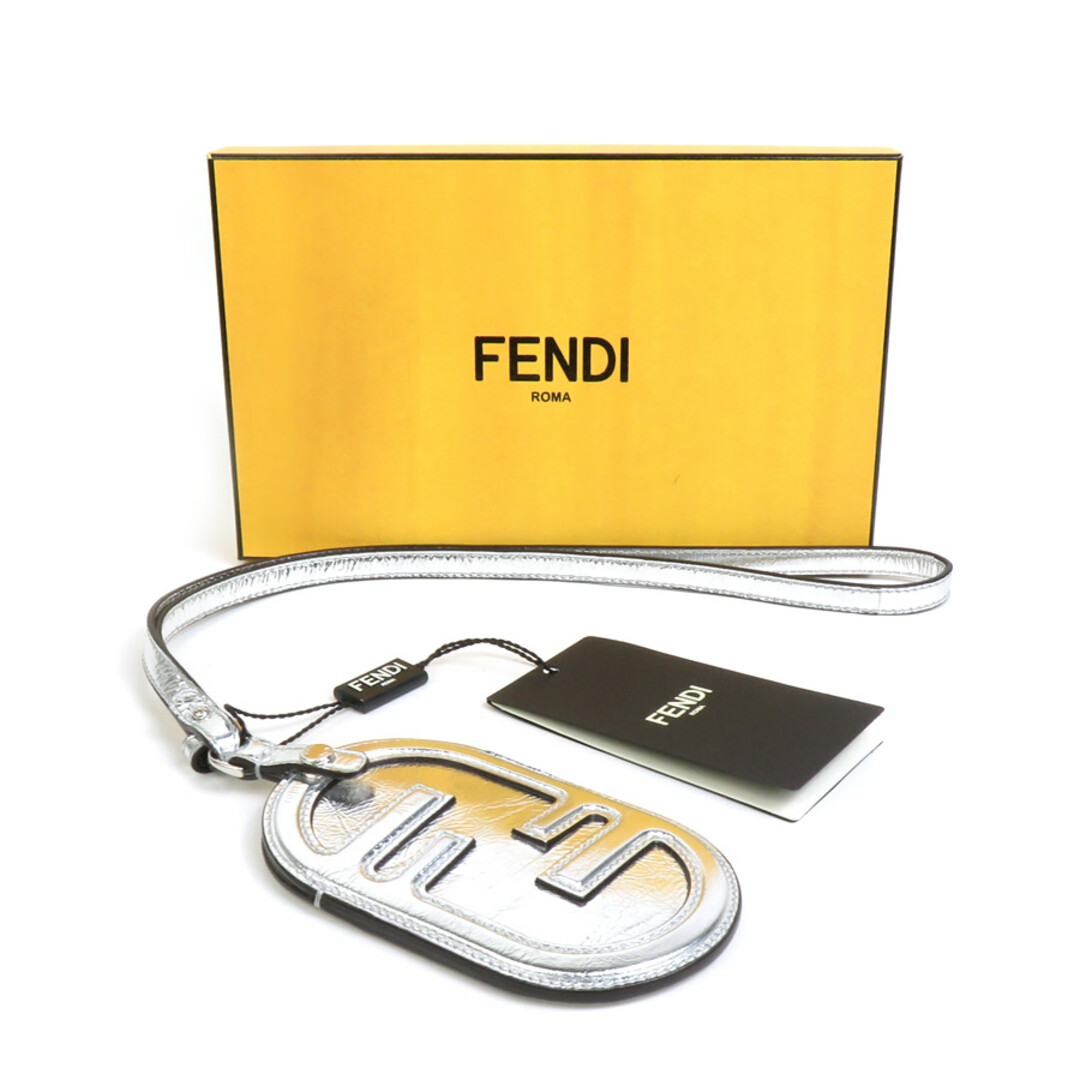 FENDI(フェンディ)のフェンディ FENDI  バッジホルダー レザー シルバー ユニセックス 送料無料【中古】 e58433f ハンドメイドのアクセサリー(その他)の商品写真