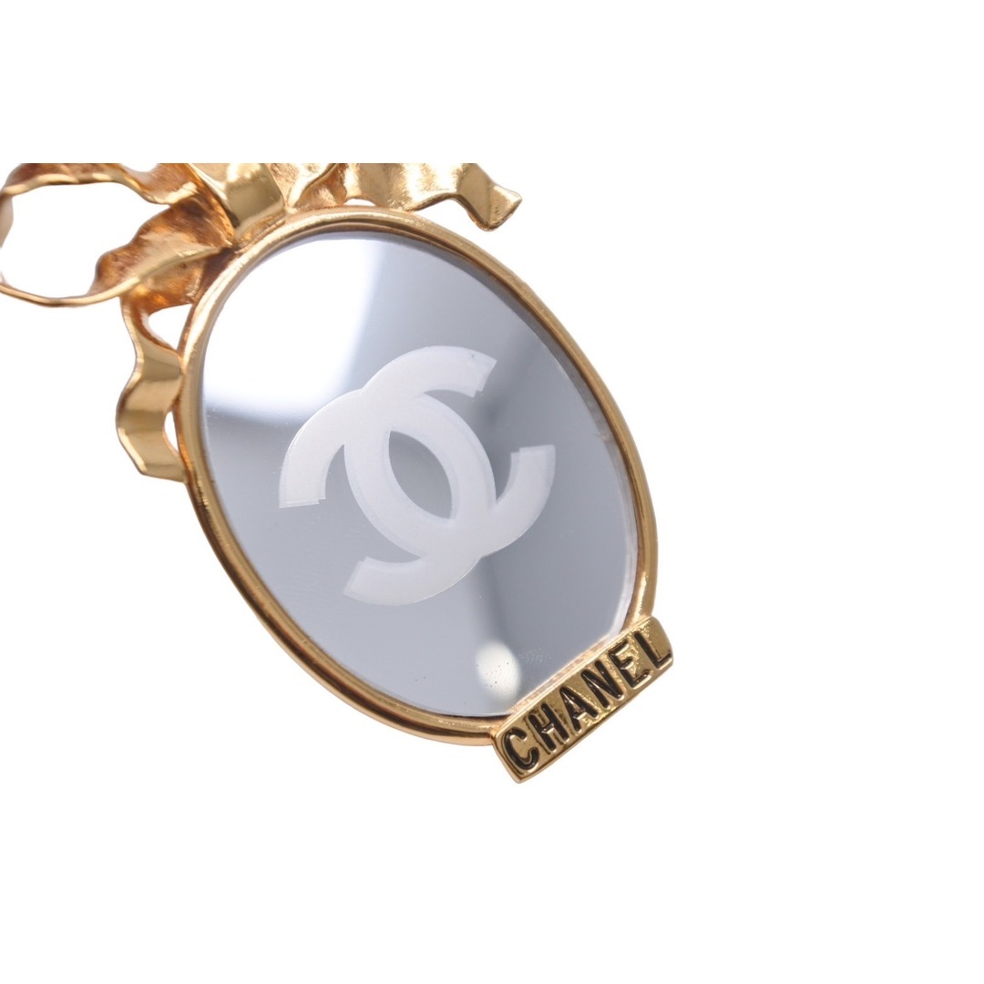 CHANEL(シャネル)のCHANEL シャネル ココマーク ミラー リボン ヴィンテージ ブローチ ゴールド アクセサリー レディース 小物 美品 中古 61779 レディースのアクセサリー(ブローチ/コサージュ)の商品写真