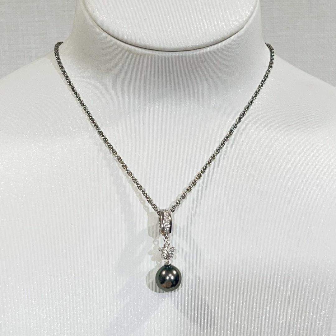 K18WG 黒蝶 タヒチパール ダイヤ ネックレス ペンダントトップ 3.6g レディースのアクセサリー(ネックレス)の商品写真