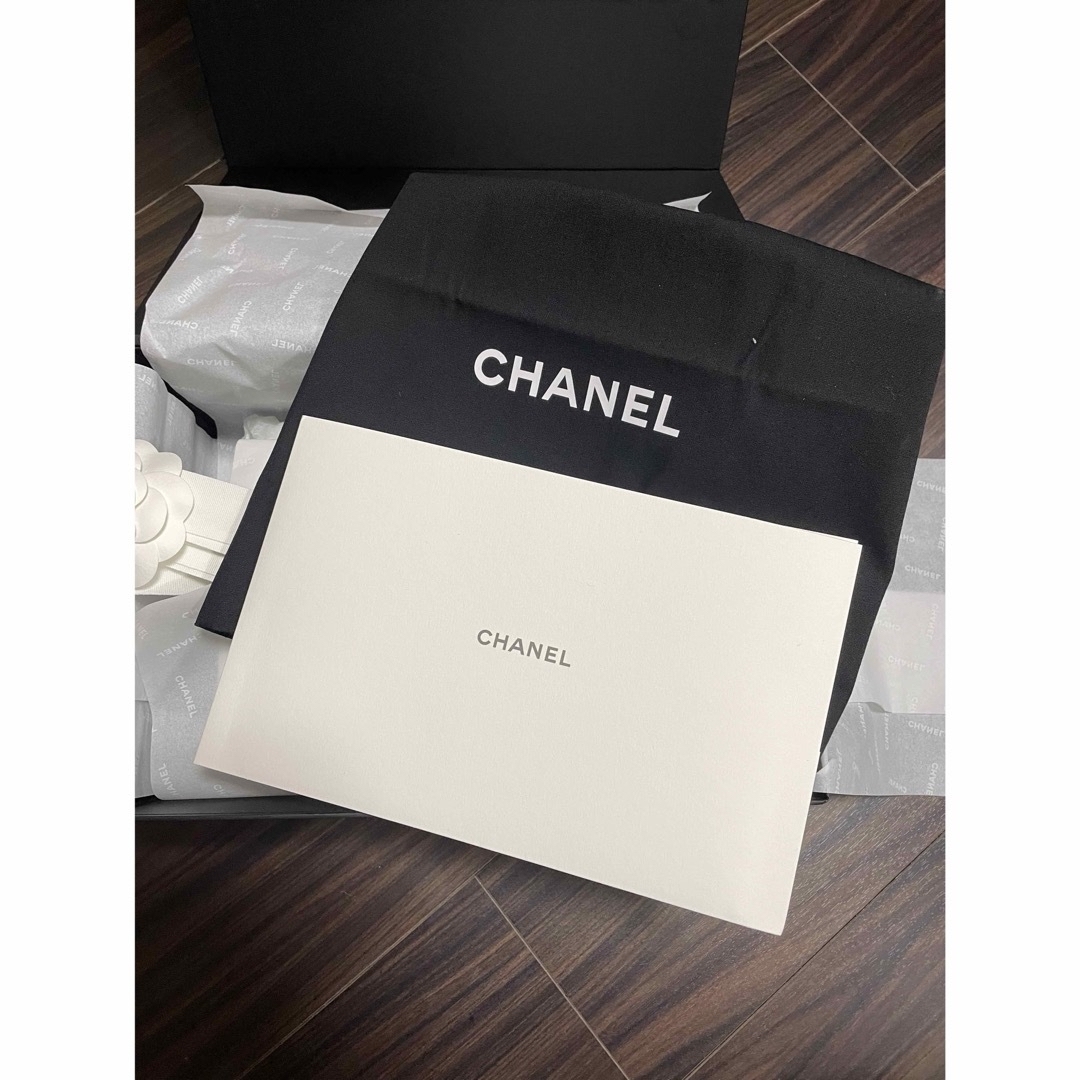 CHANEL(シャネル)の国内百貨店購入　シャネル　22 ミニ　デニム　完売品 レディースのバッグ(ショルダーバッグ)の商品写真