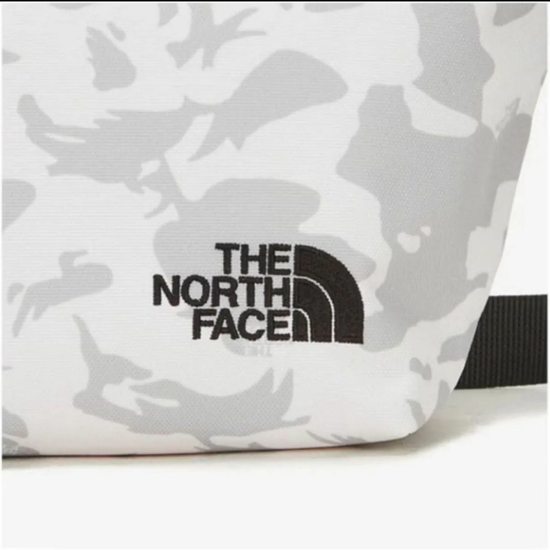THE NORTH FACE(ザノースフェイス)の【海外限定】ザ　ノースフェイス ホワイトレーベル　クロスバック　ショルダーバッグ メンズのバッグ(ショルダーバッグ)の商品写真
